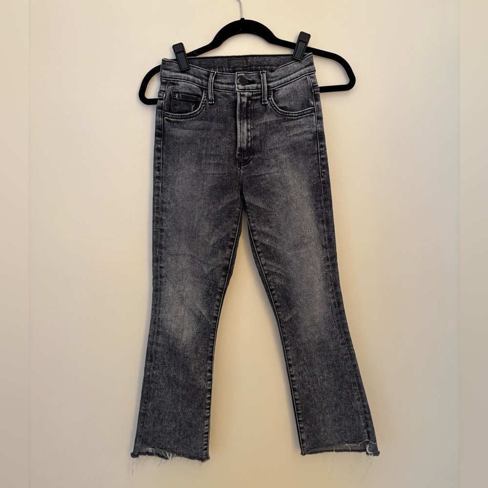 MOTHER Women's Black Wash Cropped Jeans